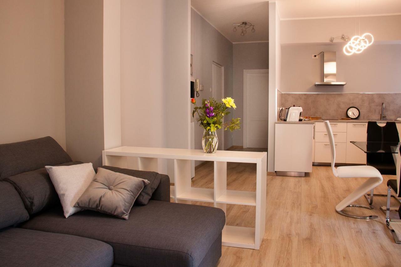 Lg Apartment สเตรซา ภายนอก รูปภาพ